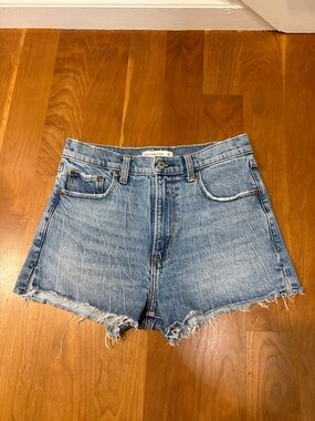 Abercrombie High Rise Mom Short